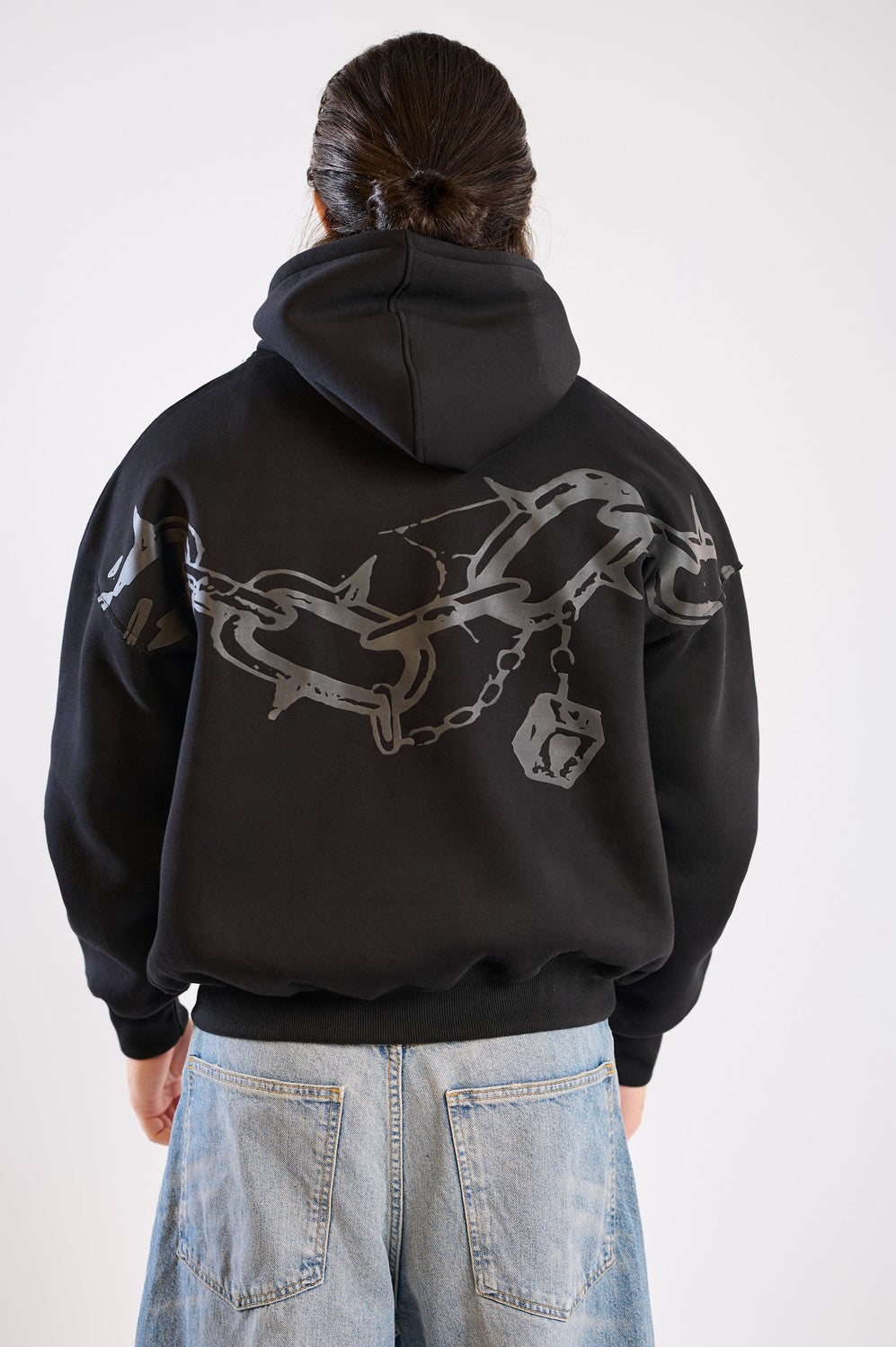 LOVED IN CHAINS HOODIE-BLACK