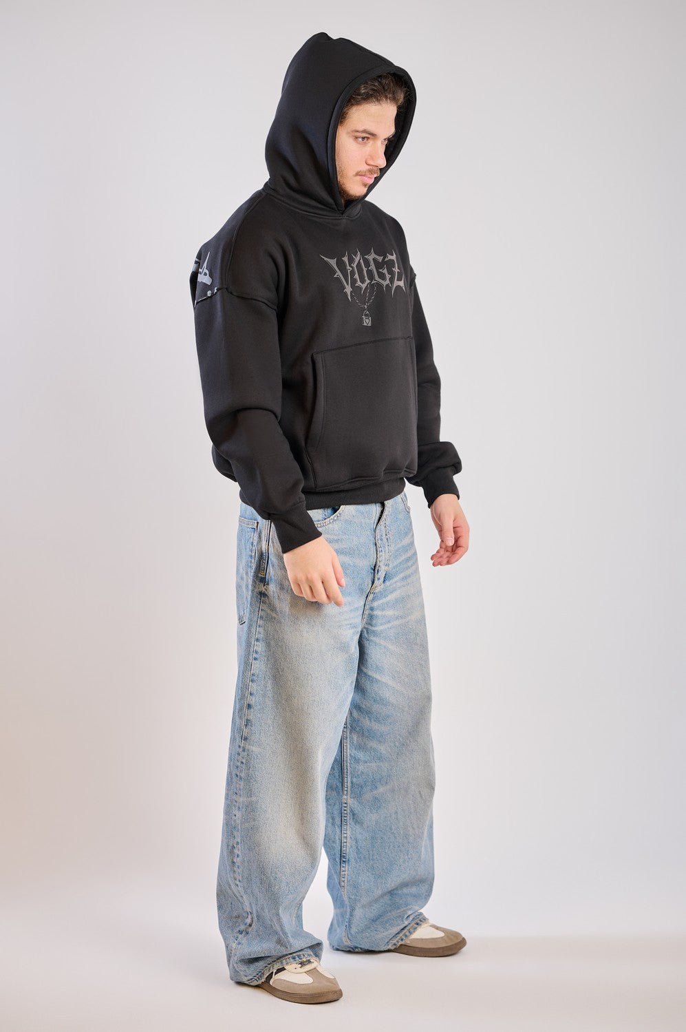 LOVED IN CHAINS HOODIE-BLACK