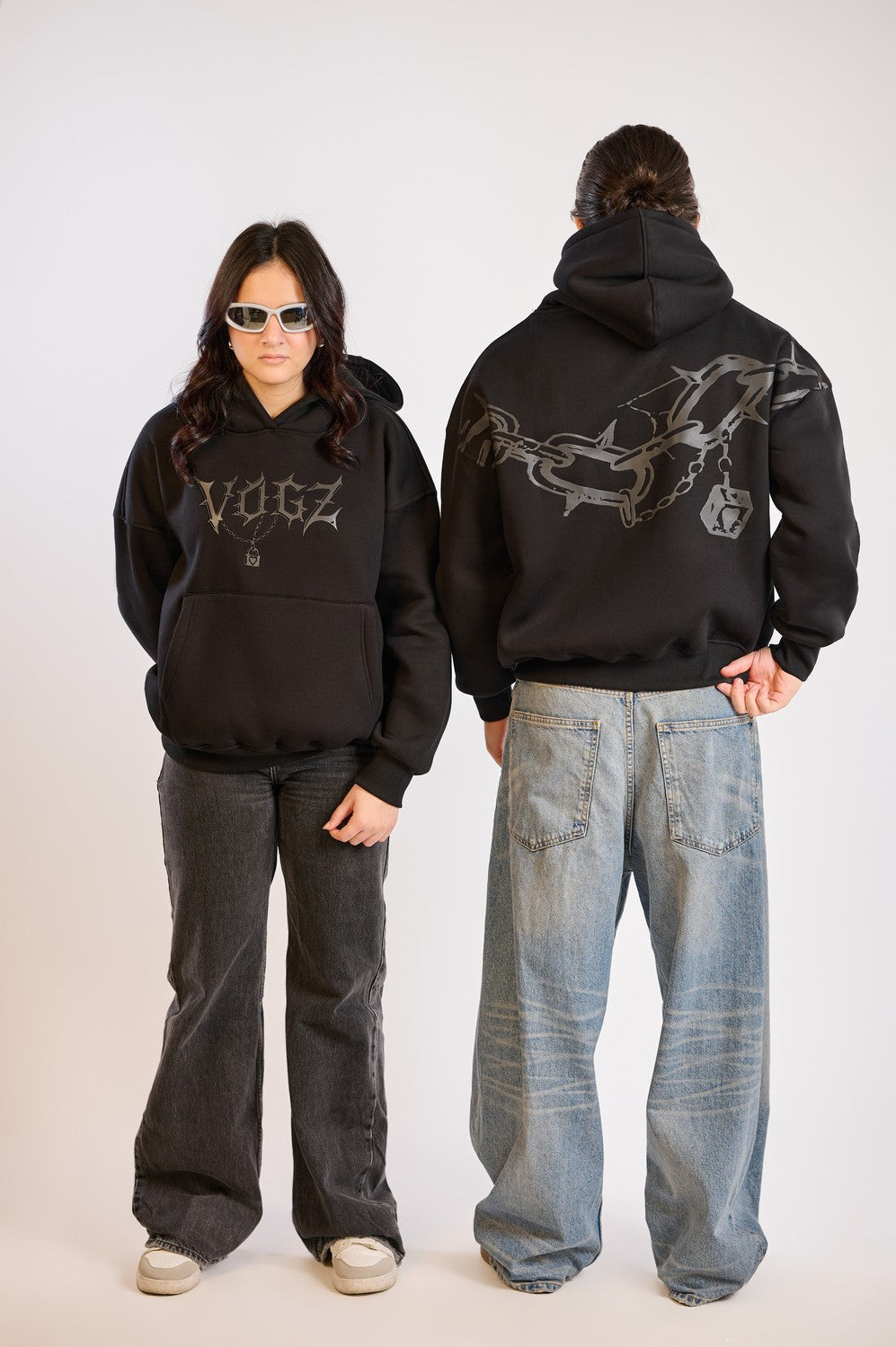 LOVED IN CHAINS HOODIE-BLACK