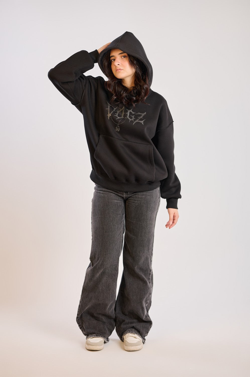 LOVED IN CHAINS HOODIE-BLACK