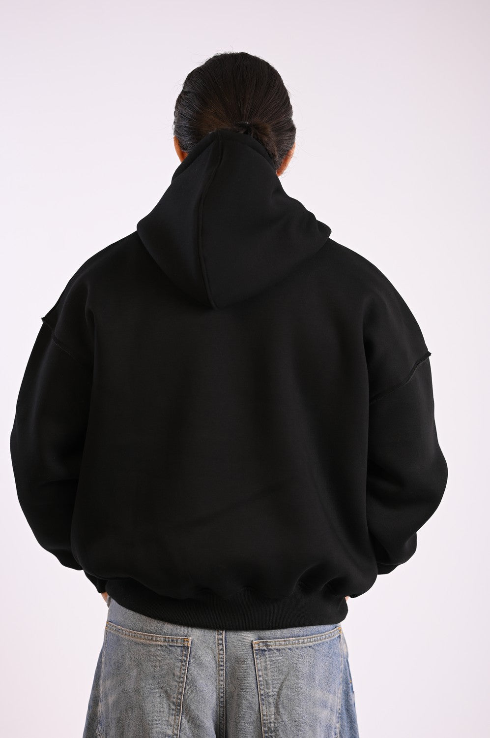 MIDNUGHT RUNNER HOODIE-BLACK